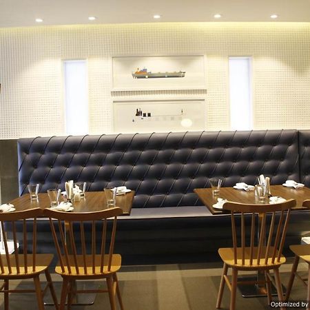 The Port Hotel ヴィシャーカパトナム エクステリア 写真