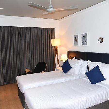 The Port Hotel ヴィシャーカパトナム エクステリア 写真