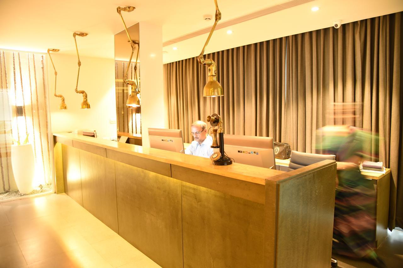 The Port Hotel ヴィシャーカパトナム エクステリア 写真