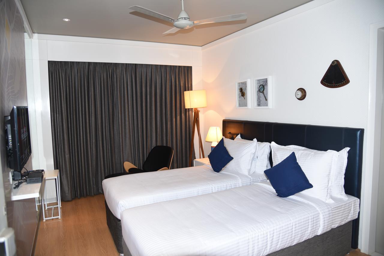 The Port Hotel ヴィシャーカパトナム エクステリア 写真